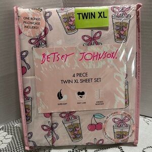 Betsey Johnson Twin XL Sheet Set Pink Cute Iced Coffee Hearts Bows Cherry